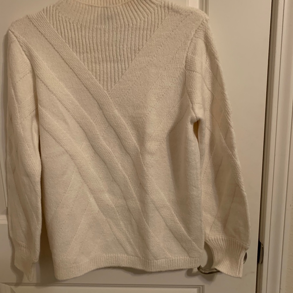 Women’s sweater